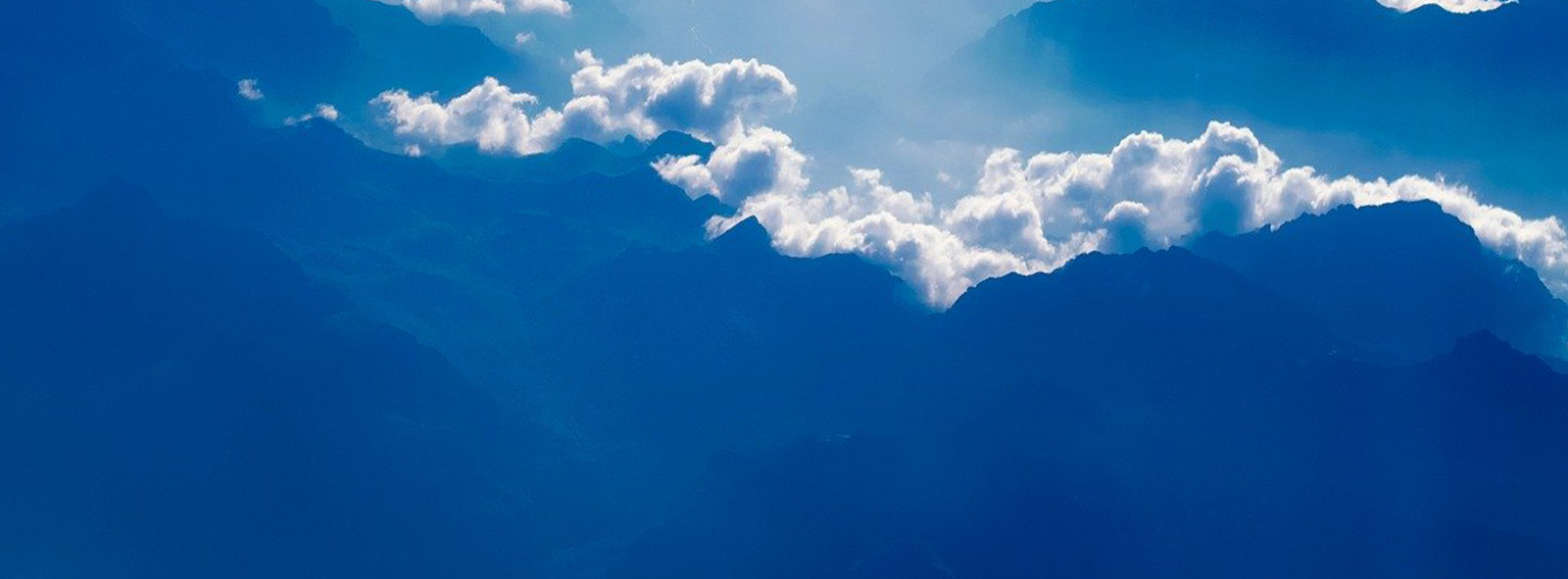 blue montain and cloud