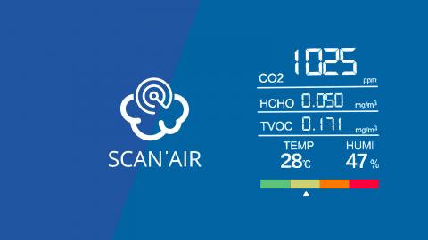 fond bleu scanair avec logo scanair (balayage radar dans un nuage) et valaurs d'exemple affihcer par le scanair co2 mini