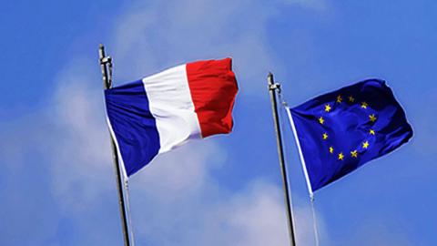 réglementation - drapeau français et européen
